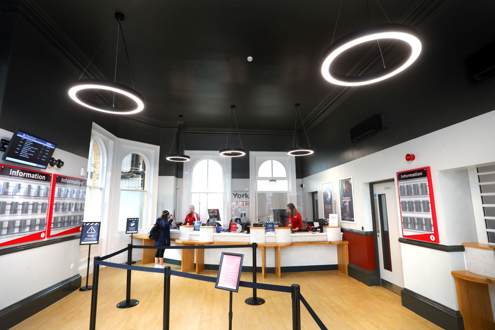 NEW TRAVEL CENTRE AT YORK STATION OPENS TO CUSTOMERS