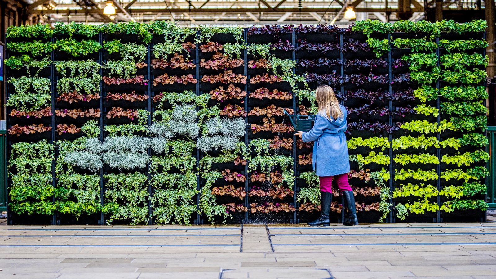 LNER Launches Azuma Living Wall Installation In Edinburgh Waverley For Cop26 To Promote Sustainable Transport 